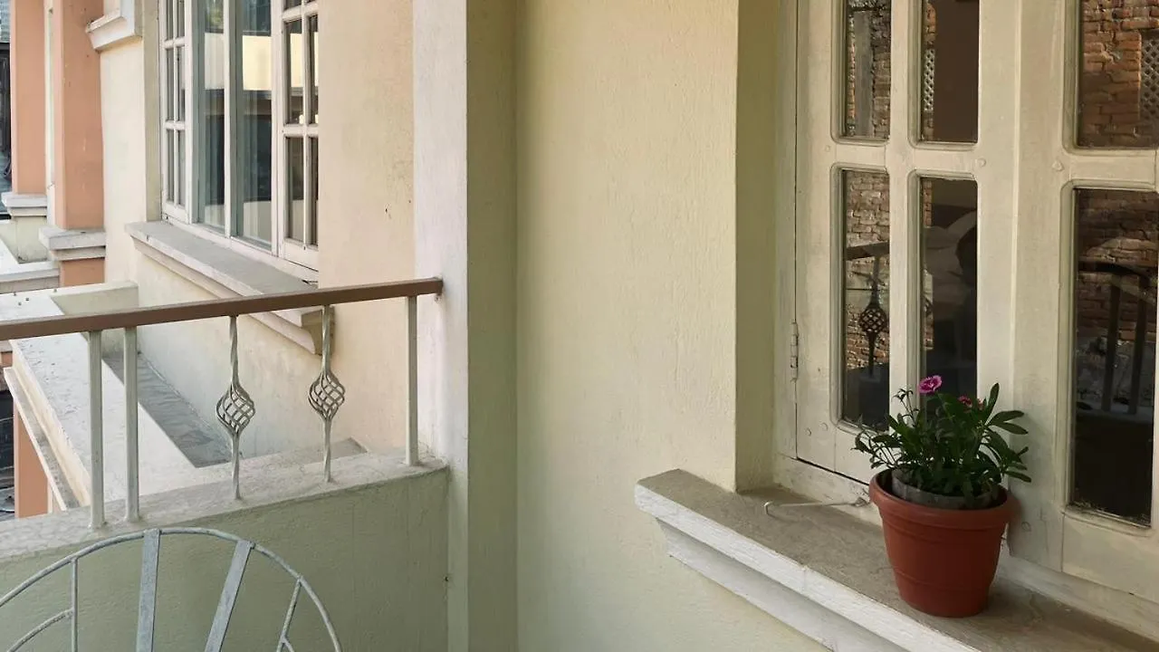 Rooftop Studio And 2Bhk Apartments In Kathmandu'S Most Happening Place Непал